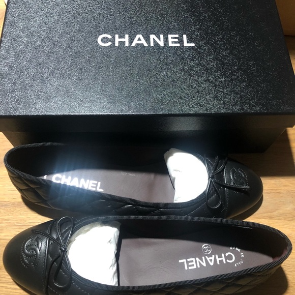 CHANEL Shoes - NWT Chanel quilted Ballerina flats
